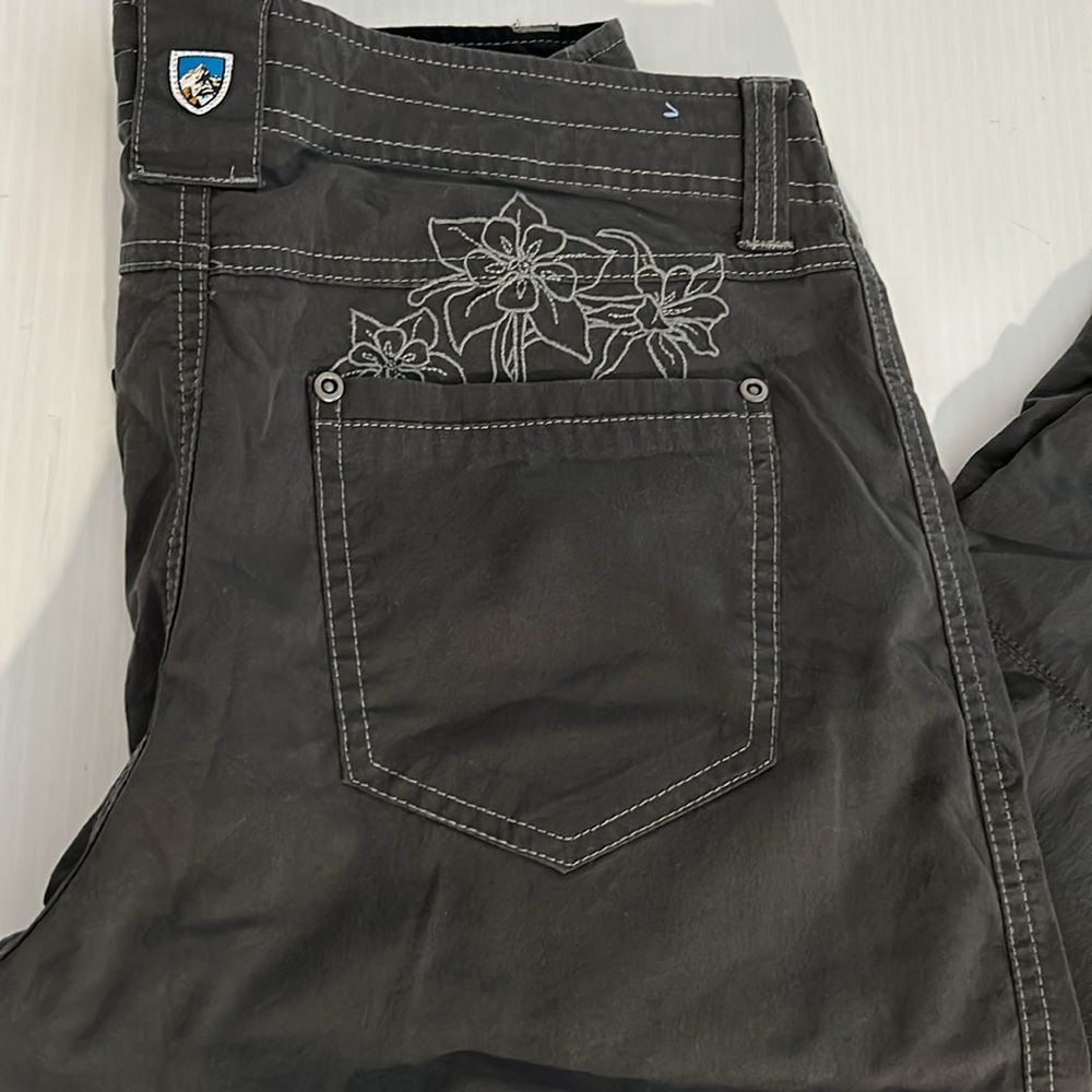 Women’s Kuhl Capris 8